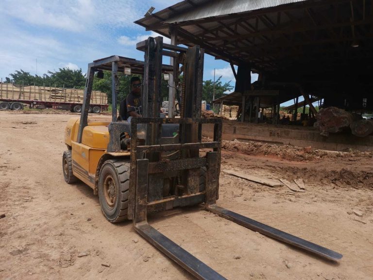 FC 200 CONSTRUCCION MONTACARGA