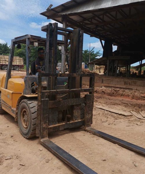 FC 200 CONSTRUCCION MONTACARGA